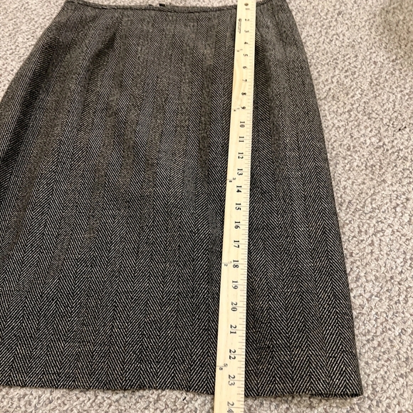 Le Suit Gray Herringbone Blazer - Picture 9 of 12